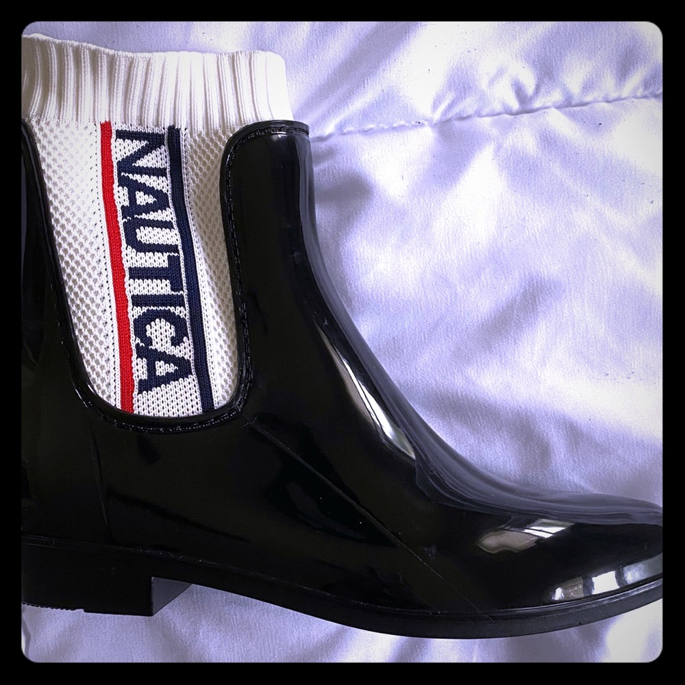 Nautica Patent Chelsea Boots